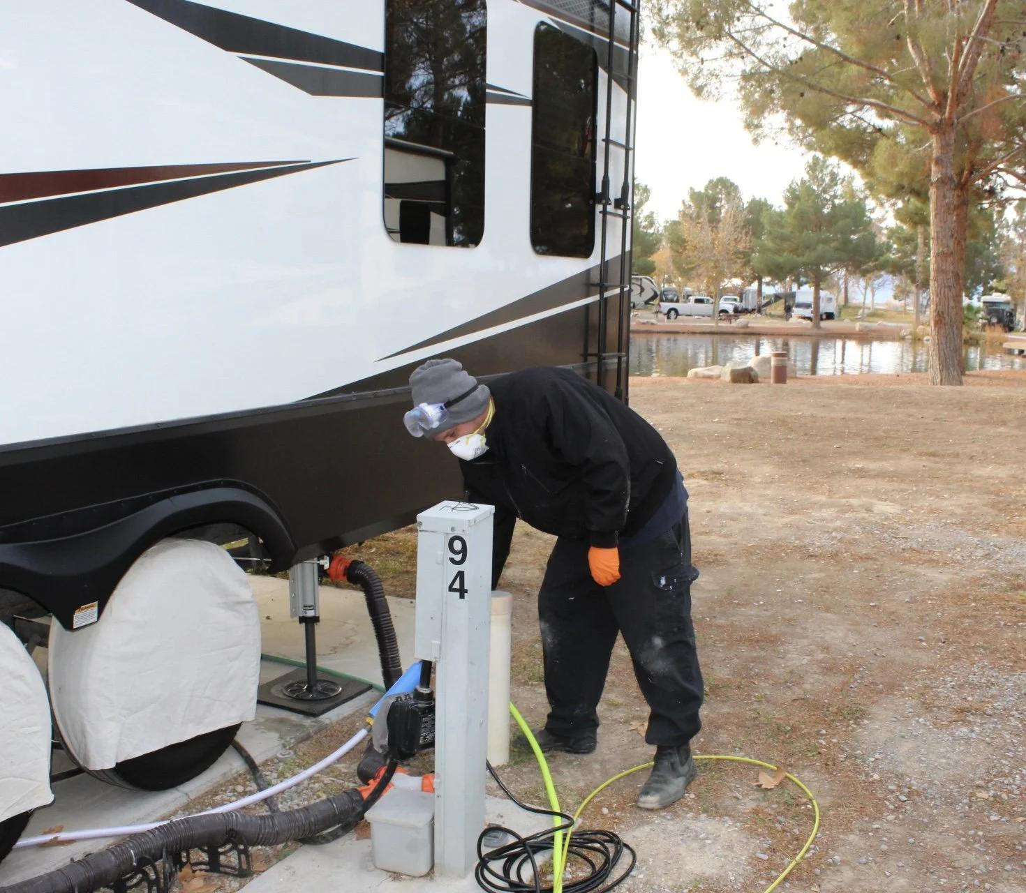 Portable restroom cleaning and servicing service - portable restroom rental Sacramento CA